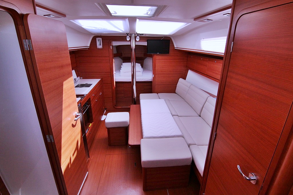 DUFOUR 382 BT — photo 9
