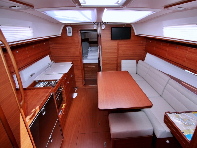 DUFOUR 382 BT — photo 2