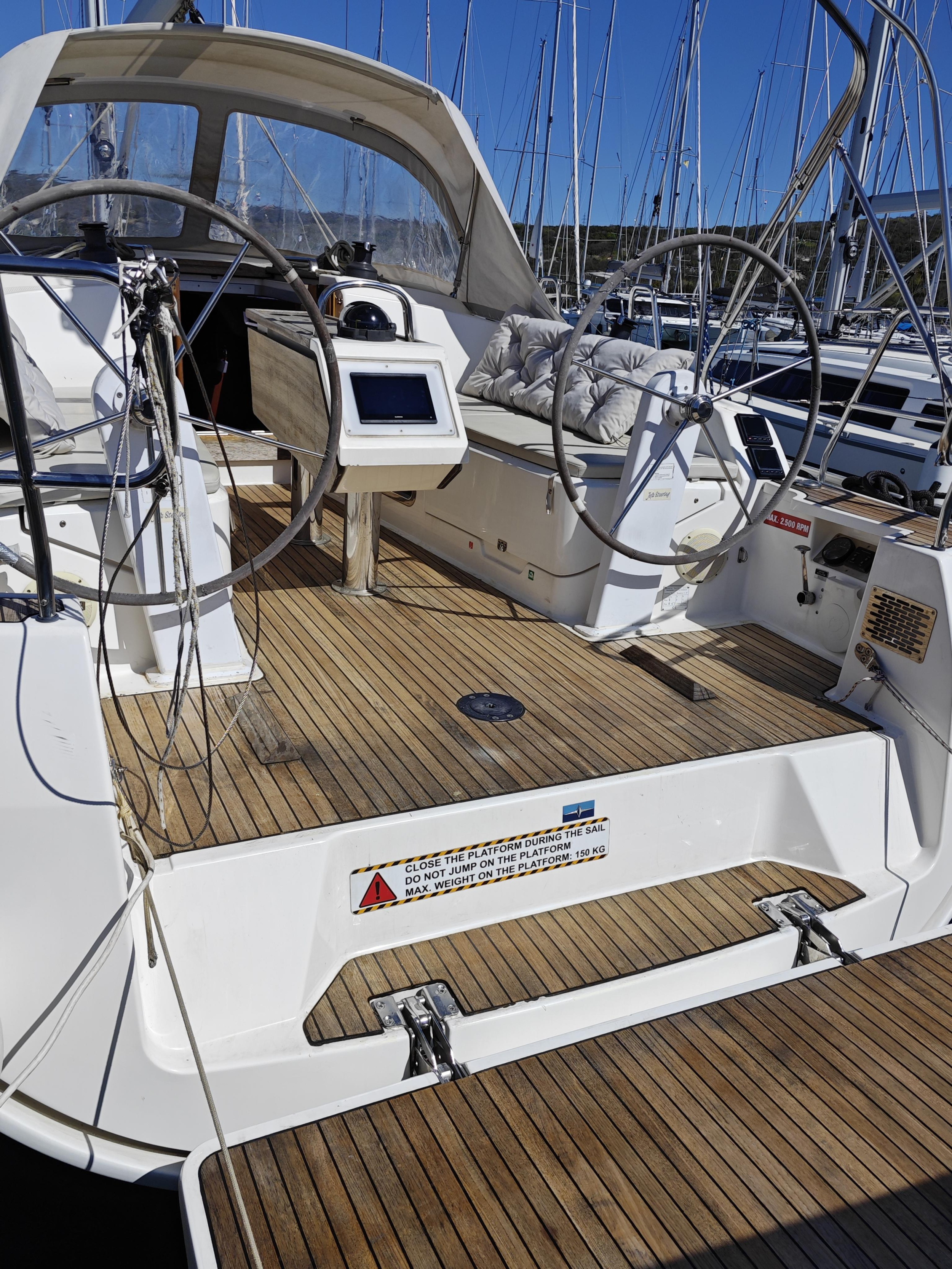 Bavaria Cruiser 37 — photo 20