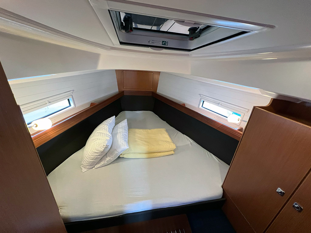 Bavaria Cruiser 37 — photo 33