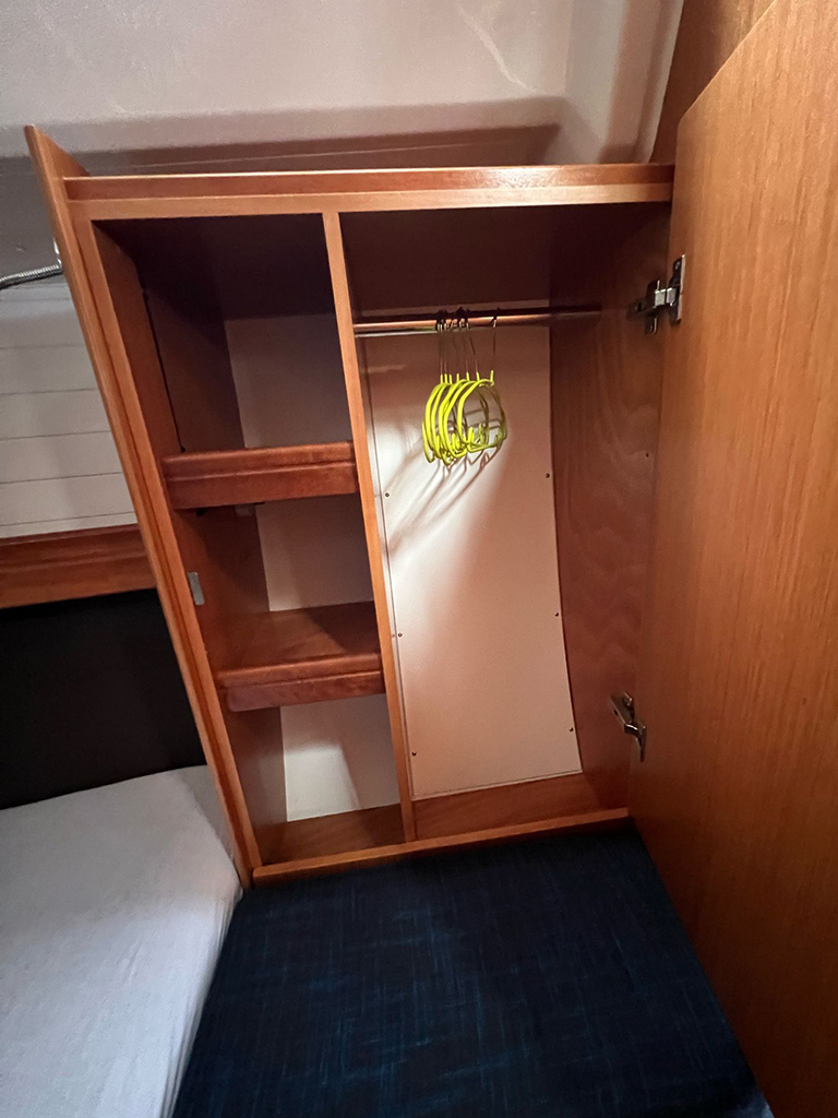 Bavaria Cruiser 37 — photo 14