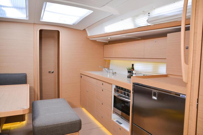 Dufour 460GL — photo 10