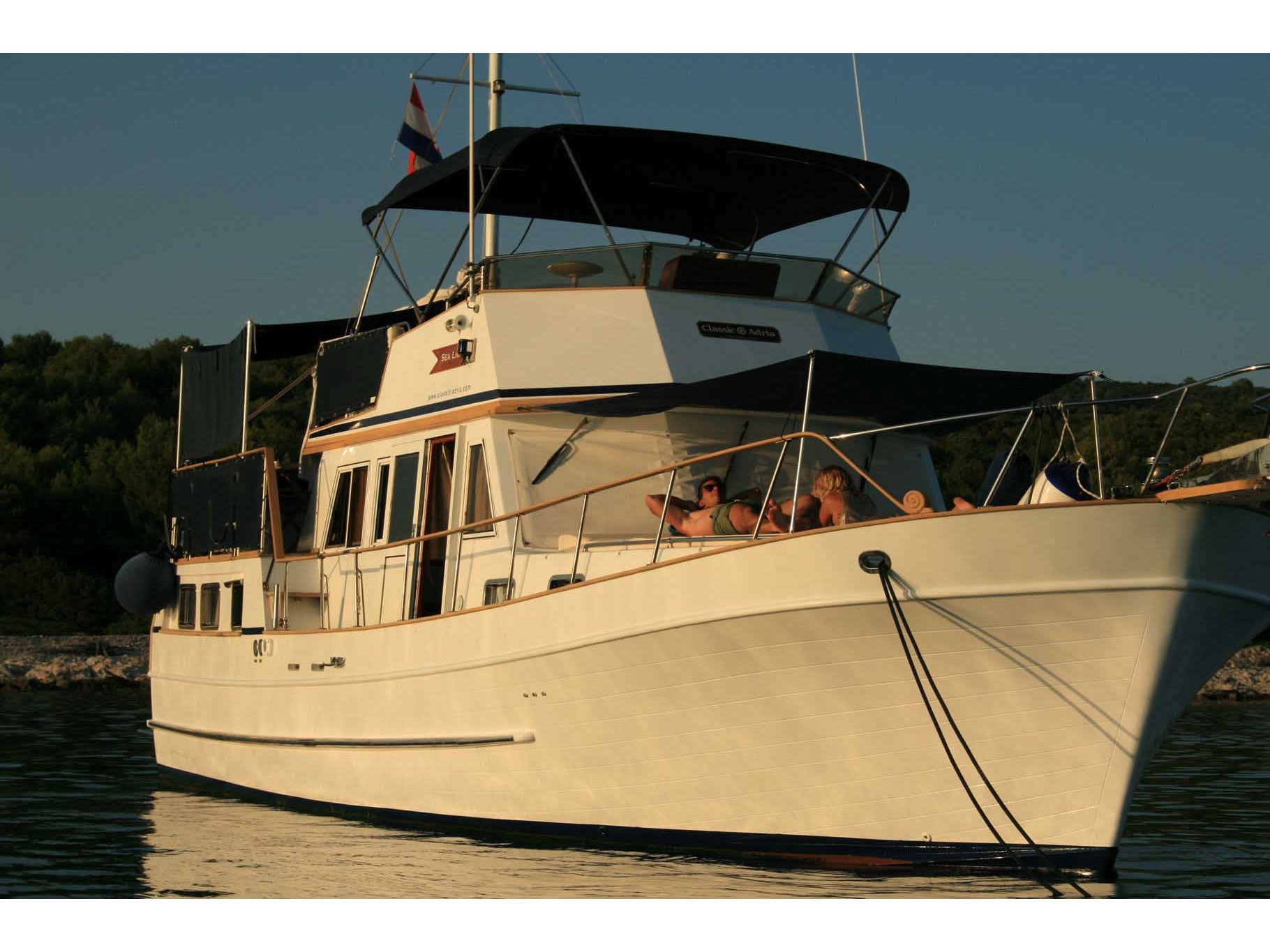 Hampton 42 — photo 1