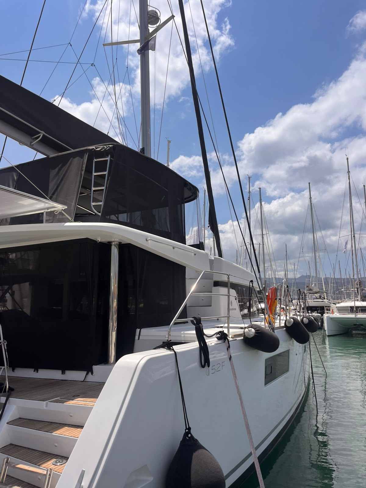 Lagoon 52F — photo 20