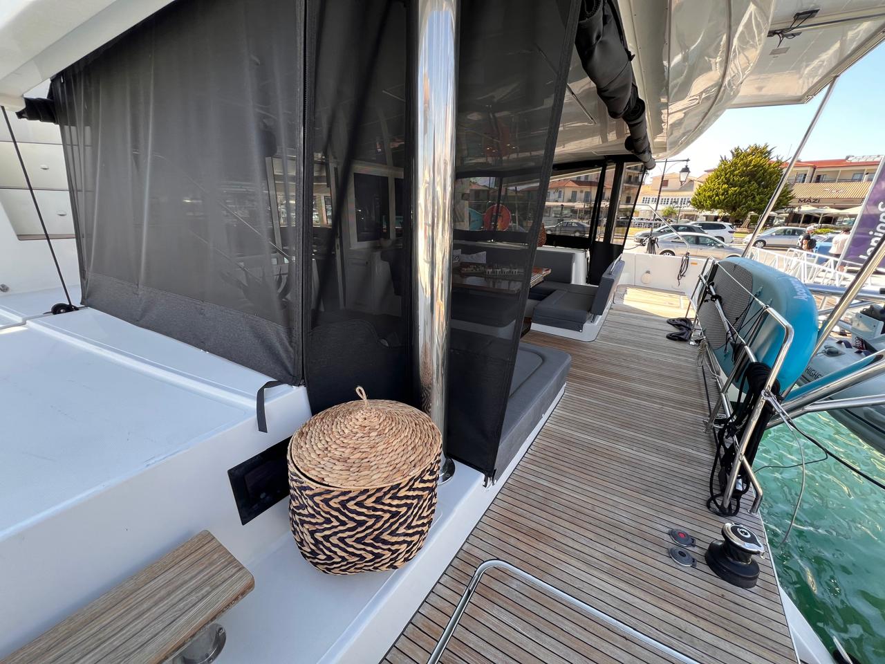 Lagoon 52F — photo 4