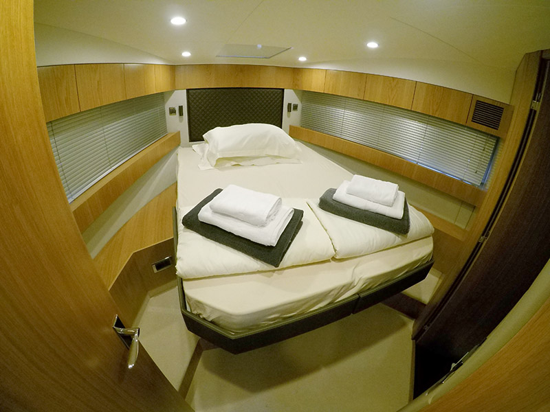 Fairline Squadron 50 — photo 8