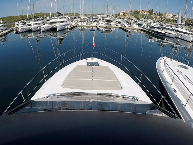 Fairline Squadron 50 — photo 12