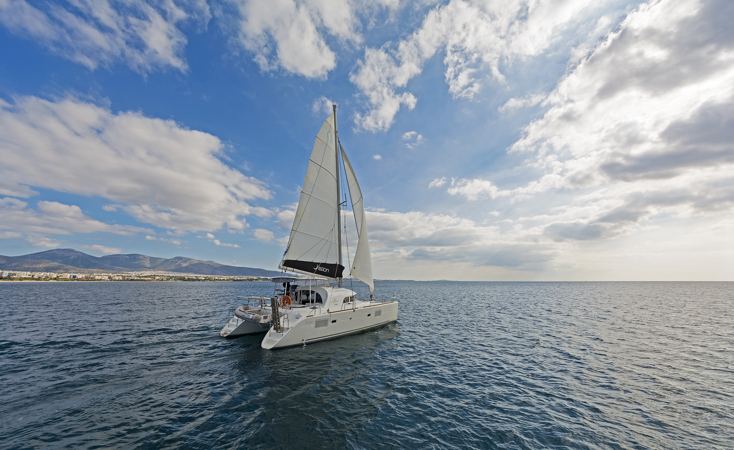 Lagoon 380 — photo 12