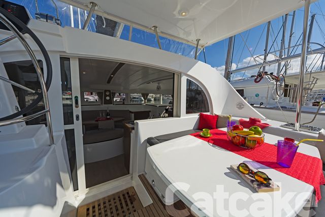 Lagoon 380 S2 — photo 13