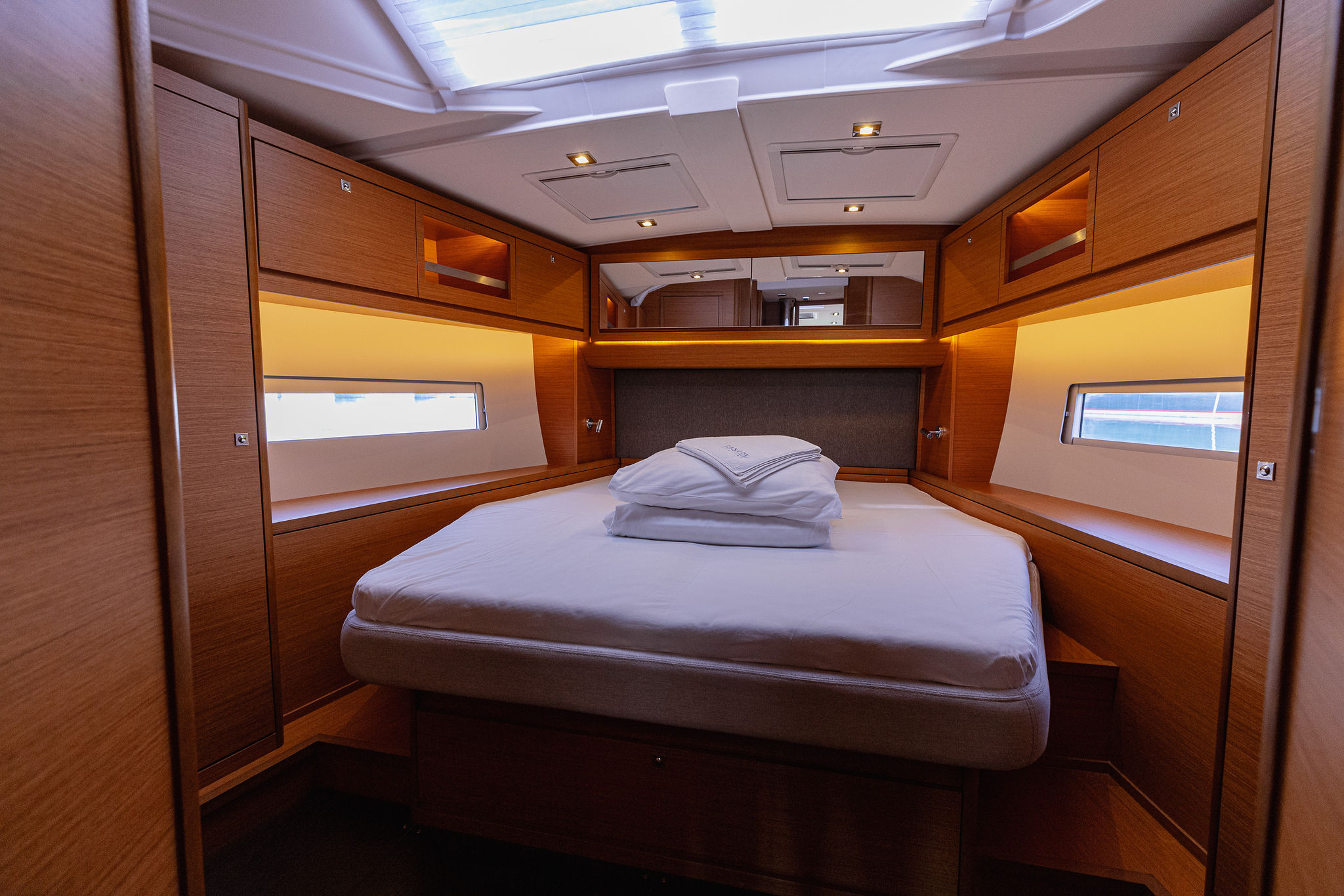 Dufour 470 owner layout — photo 30