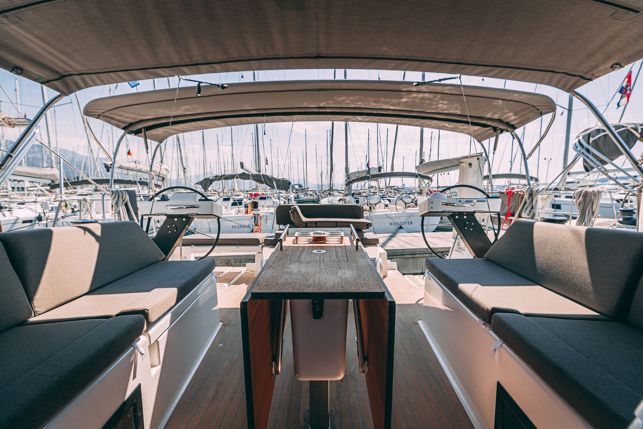Dufour 470 owner layout — photo 16