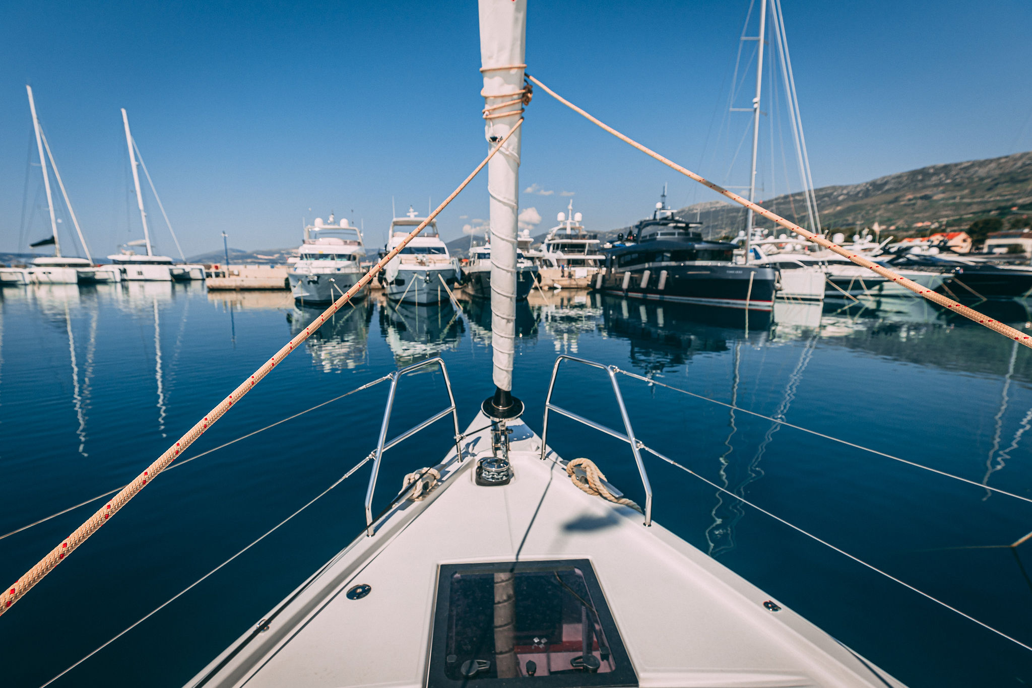 Dufour 470 owner layout — photo 42