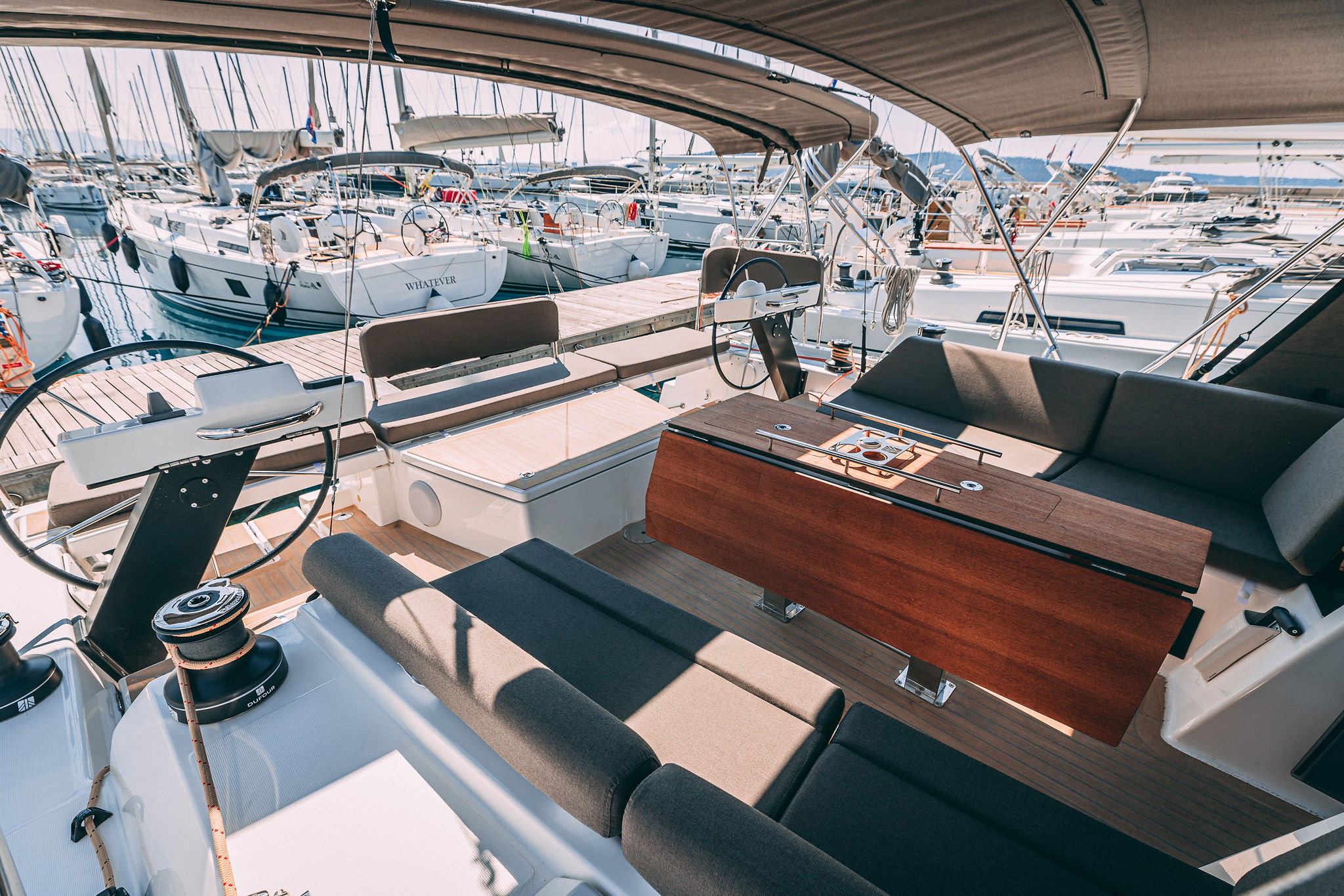 Dufour 470 owner layout — photo 23
