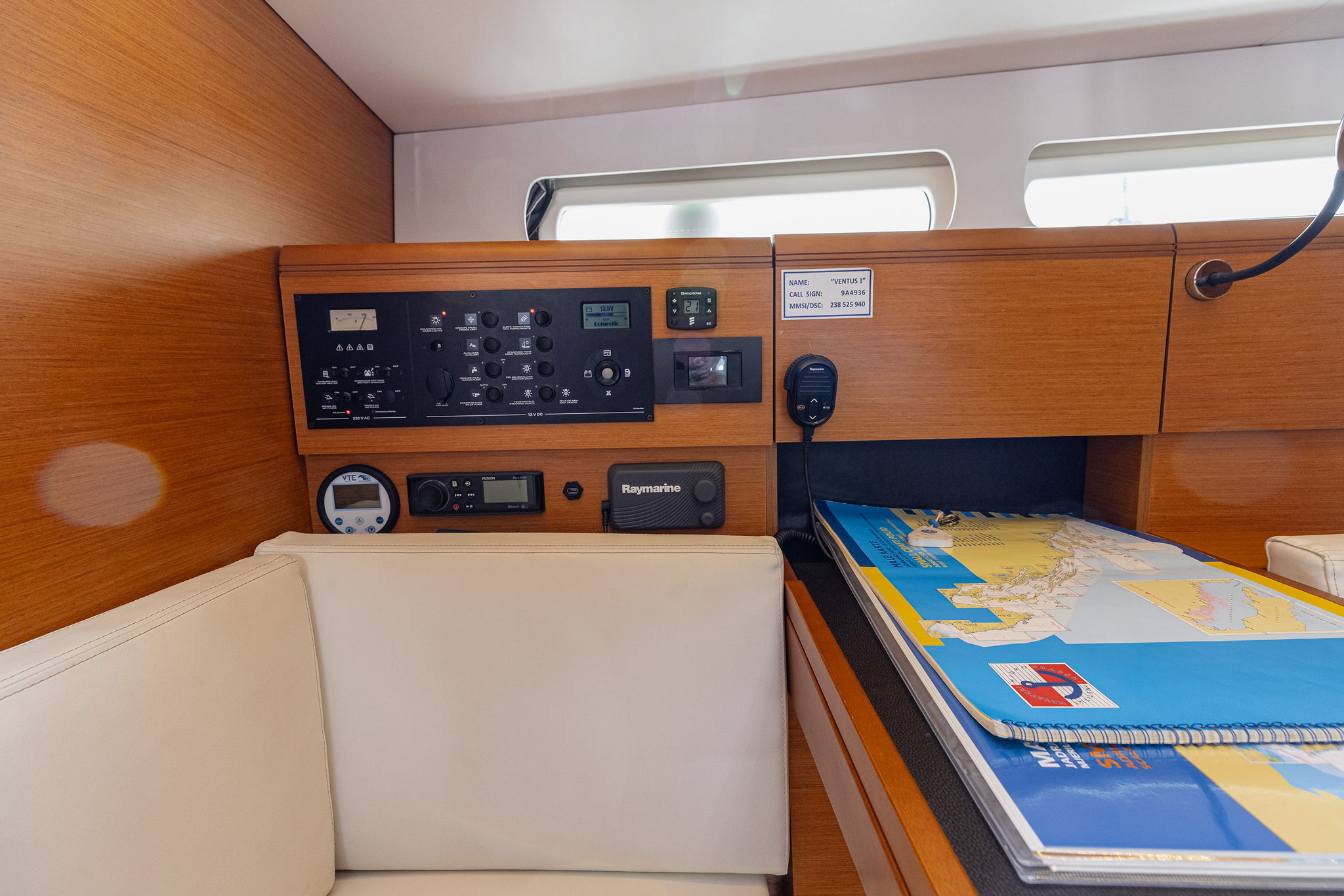 Sun Odyssey 449 — photo 32