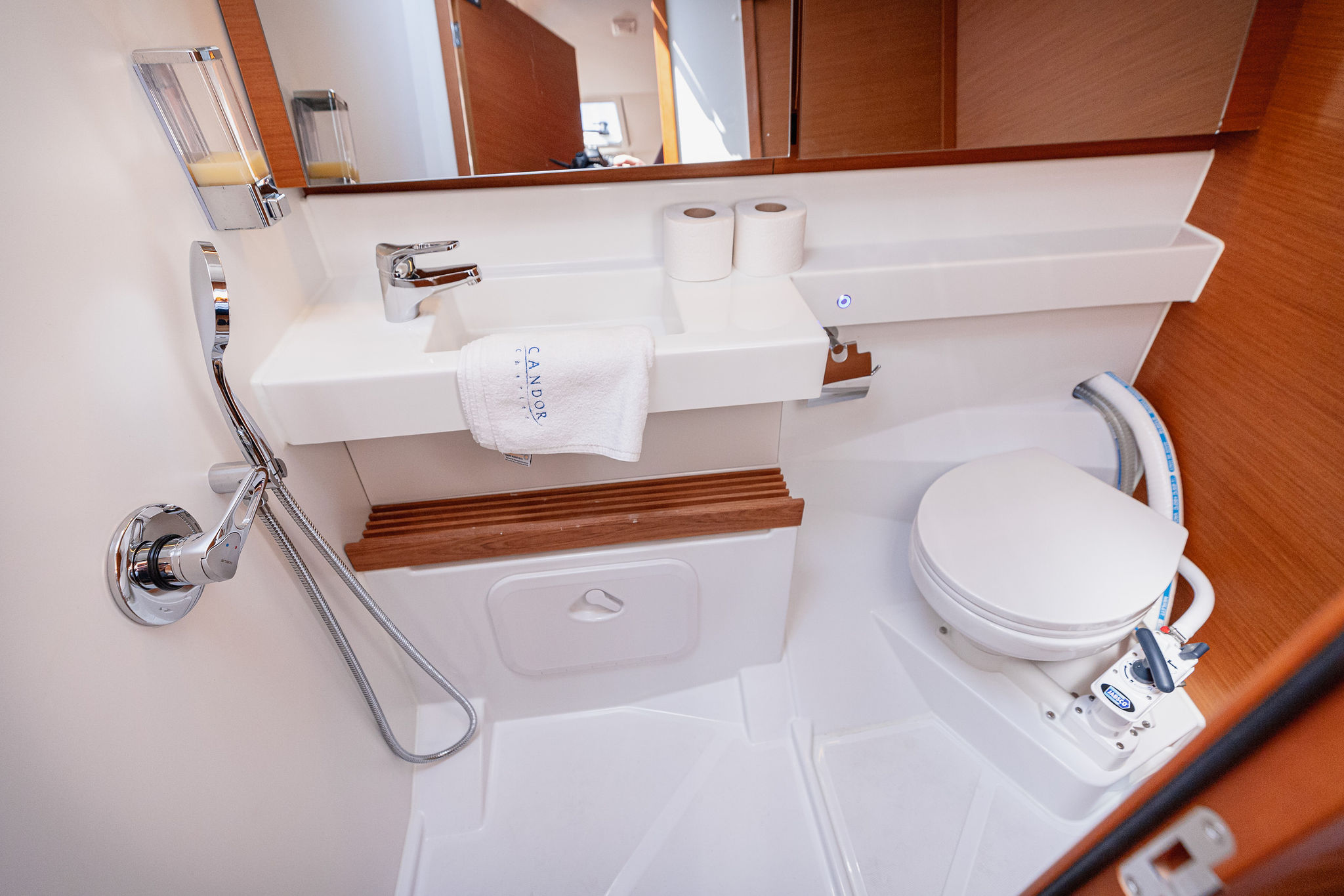 Sun Odyssey 440 — photo 5