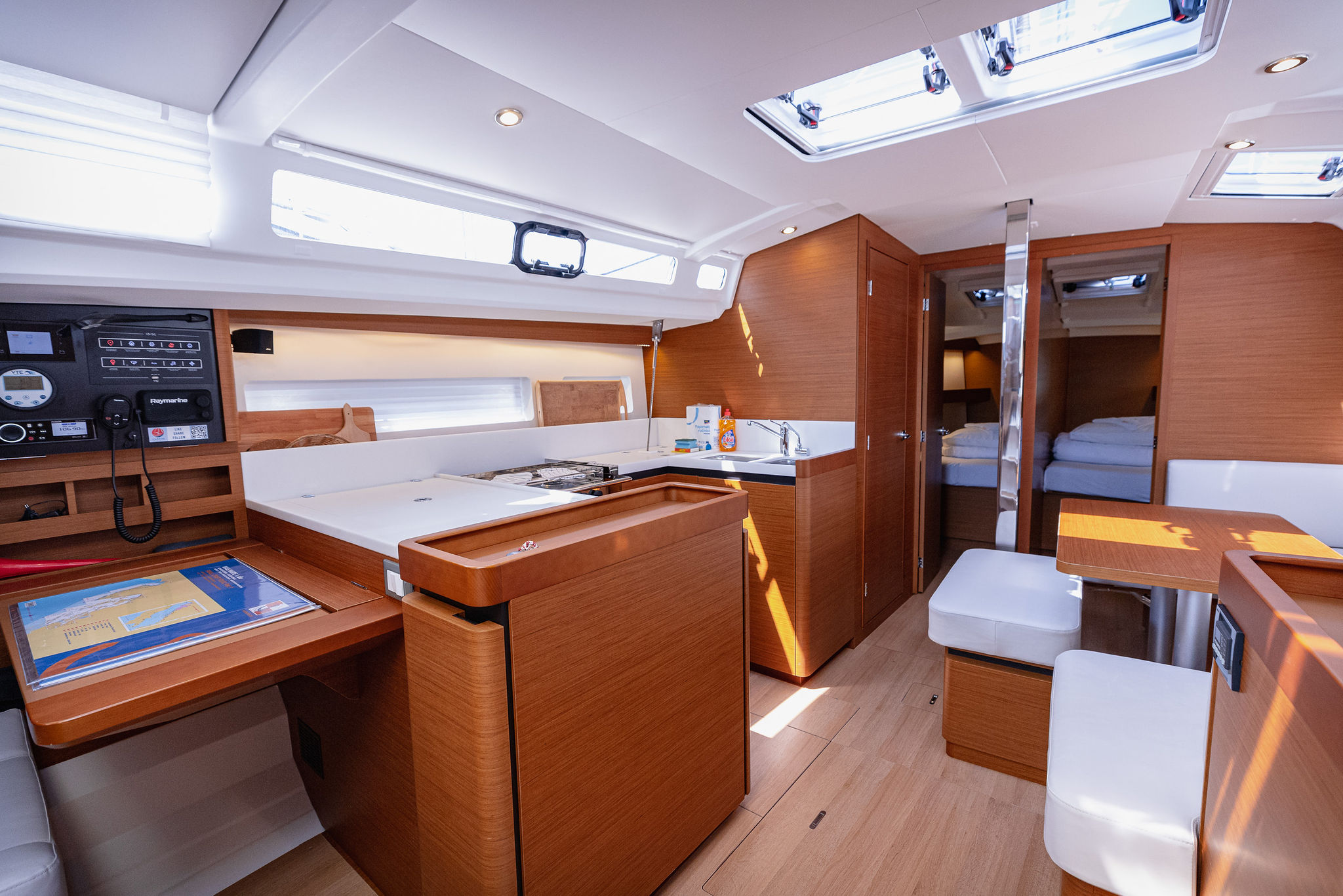 Sun Odyssey 440 — photo 2