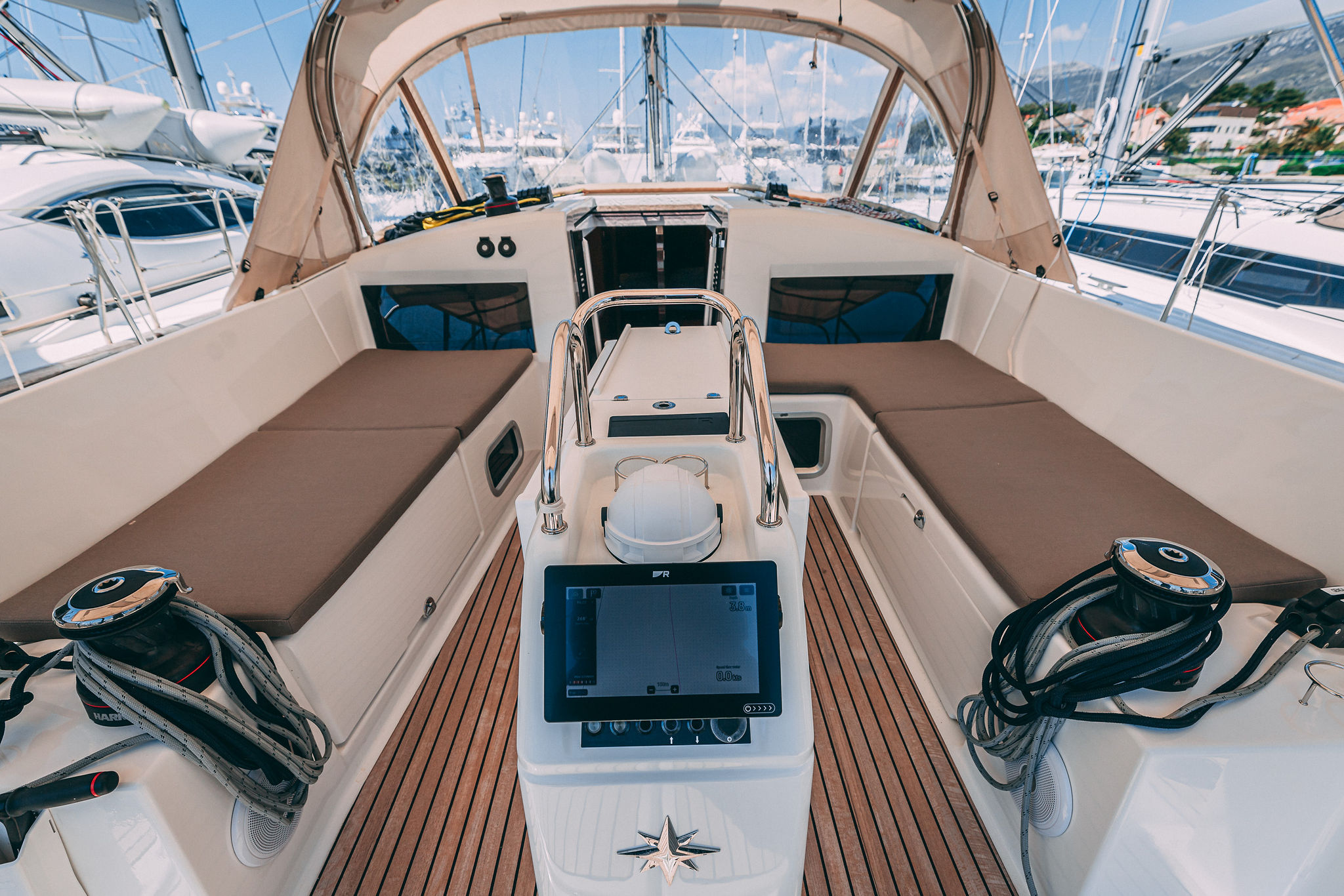 Sun Odyssey 440 — photo 7