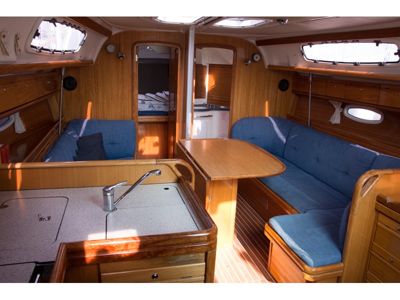 Bavaria 38 Cruiser — photo 3
