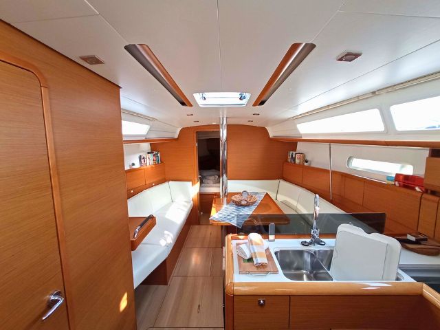Sun Odyssey 379 — photo 2