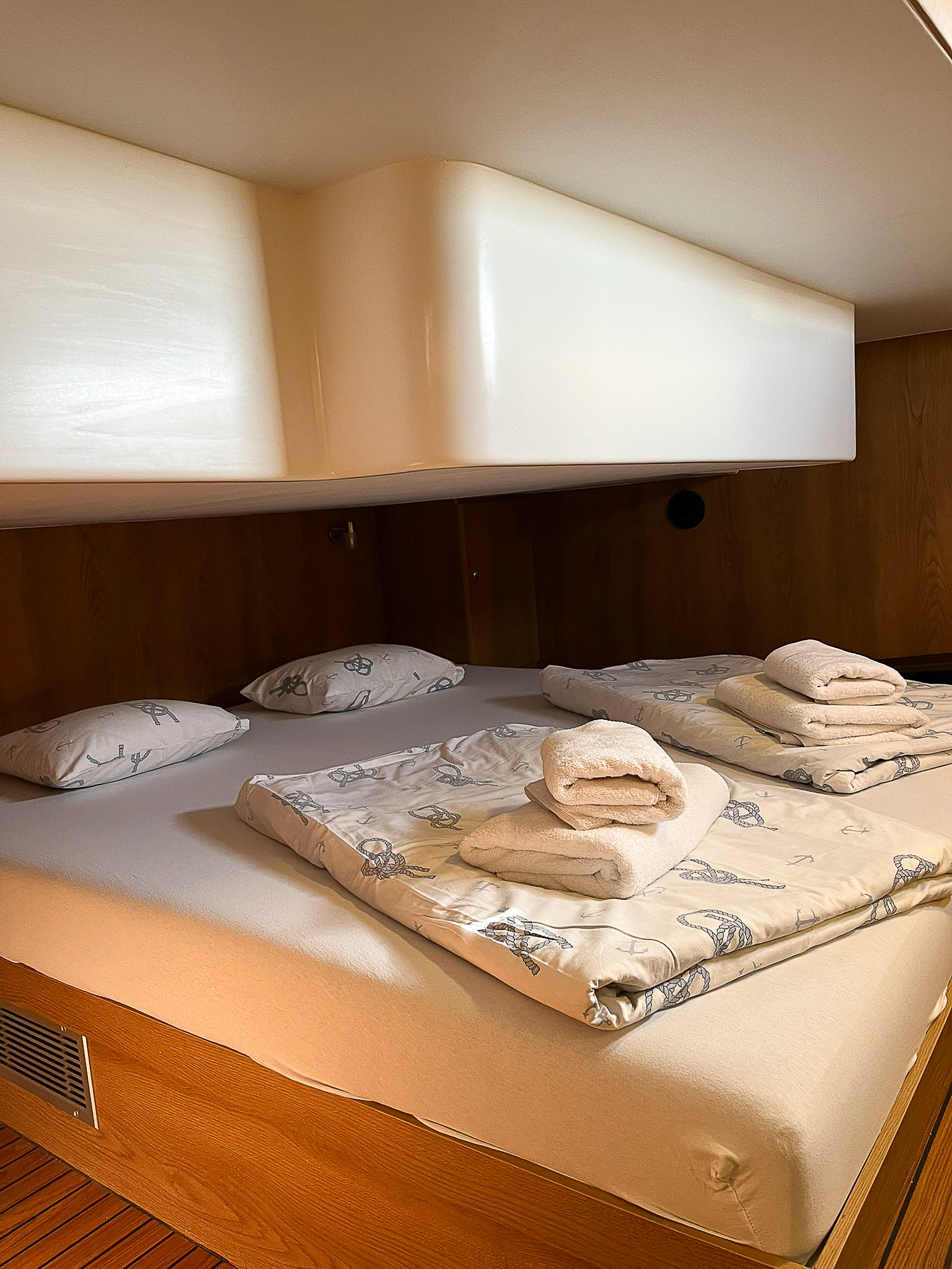 Nikhen Aquasun 34 Sedan — photo 6