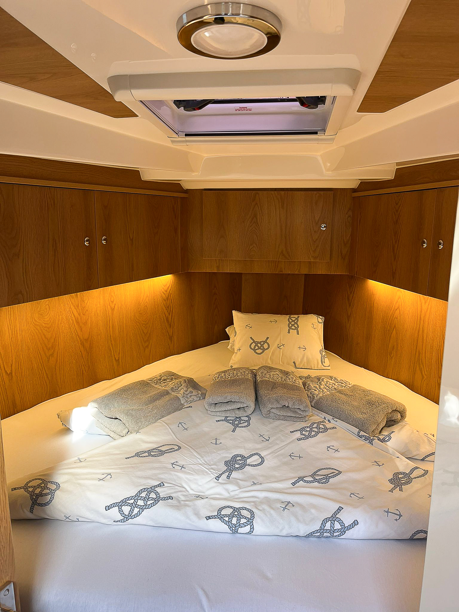 Nikhen Aquasun 34 Sedan — photo 9