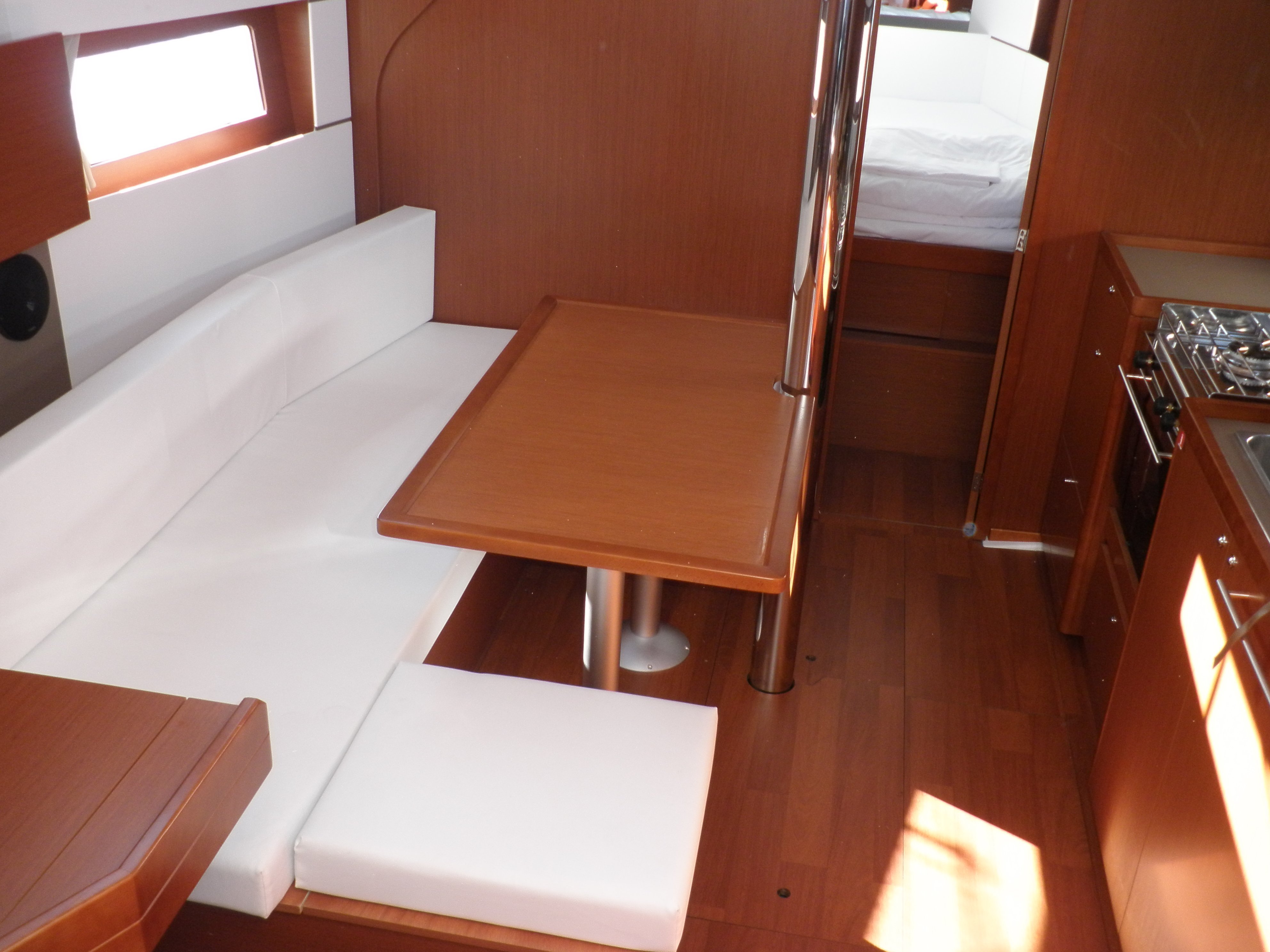 OCEANIS 38 1 2024 — photo 346
