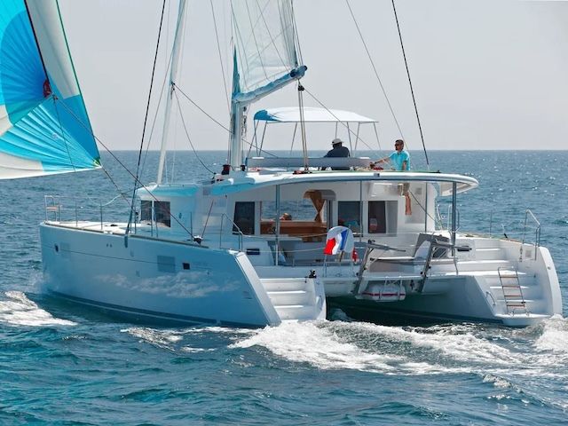 Lagoon 450 Fly — photo 1