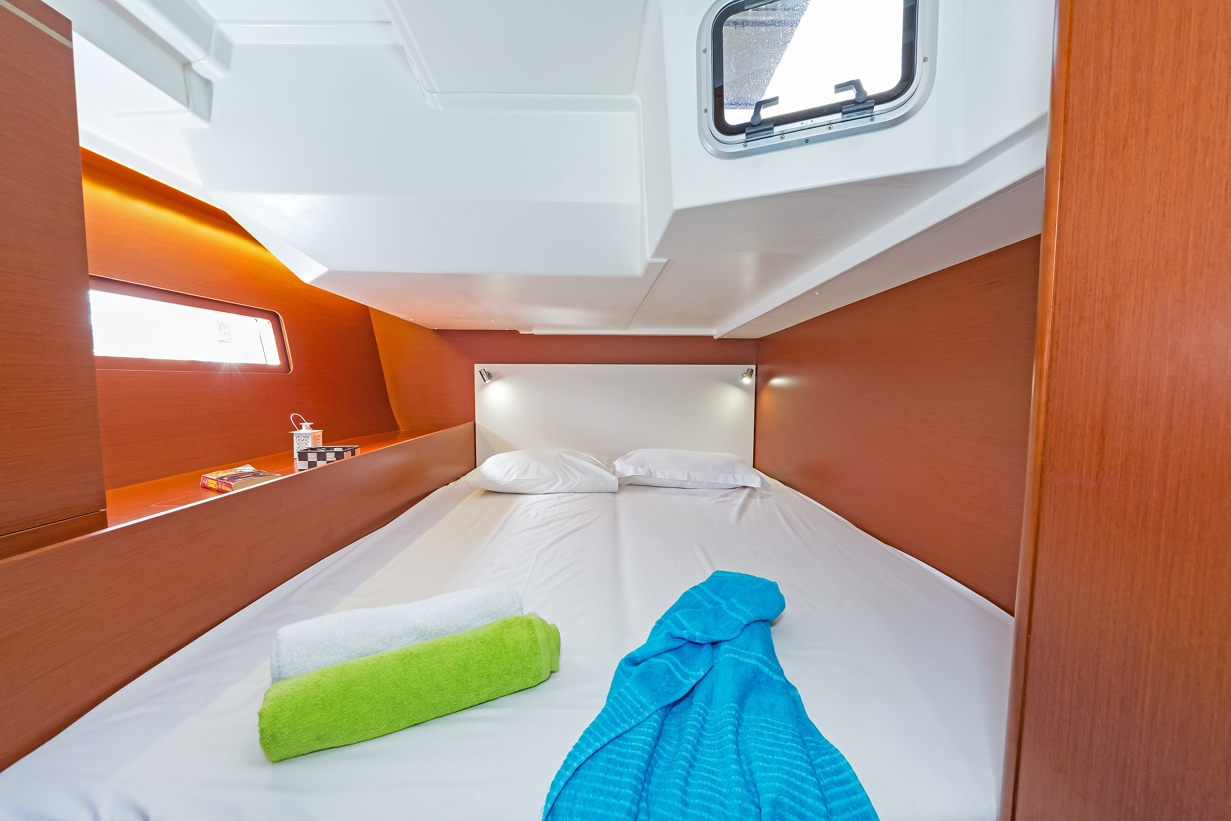 Oceanis 51.1 (5+1 cab) — photo 12