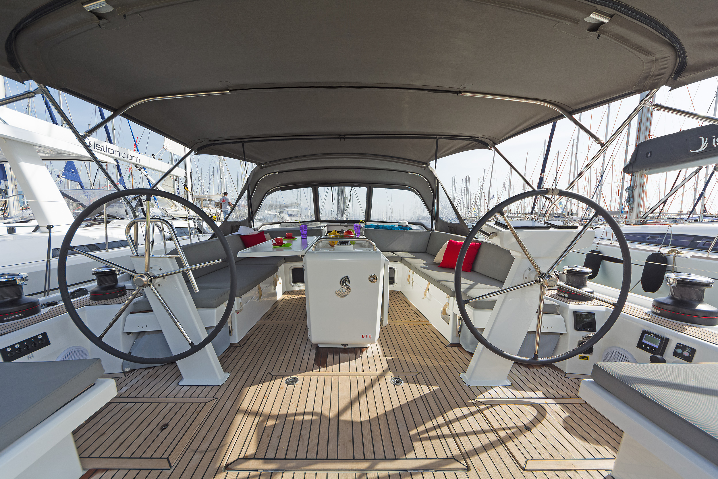 Oceanis 51.1 (5+1 cab) — photo 5