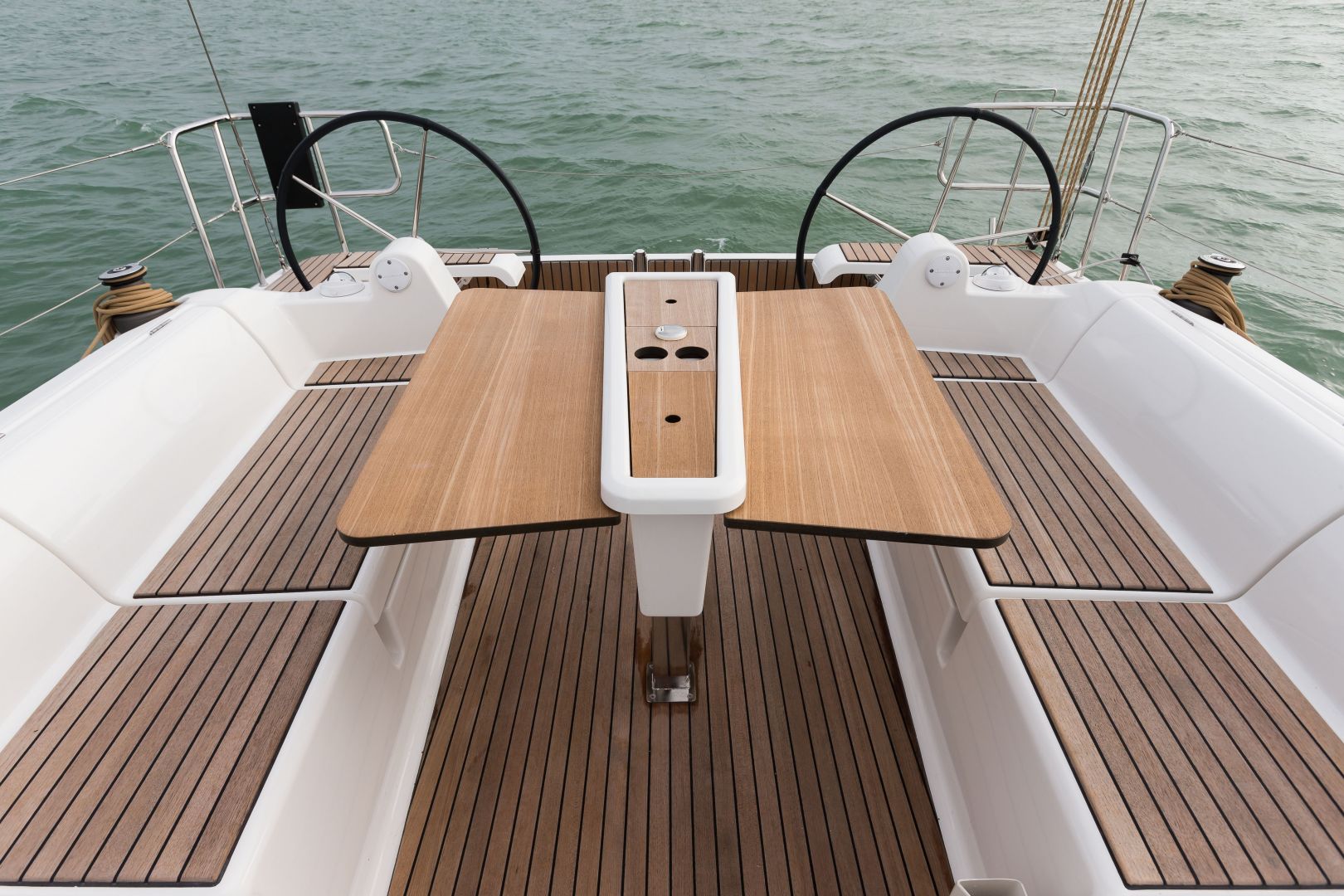 Dufour 382 GL — photo 10