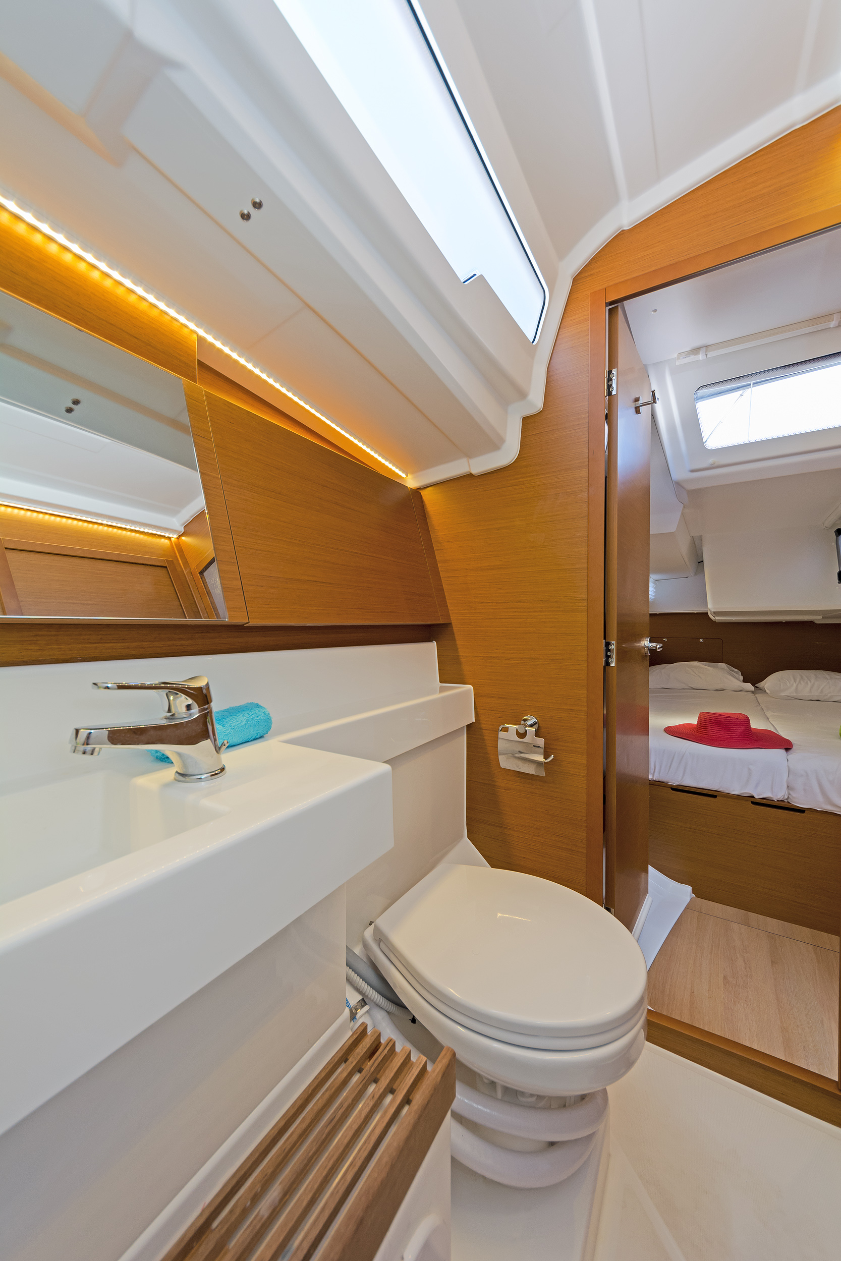 Sun Odyssey 490 — photo 17