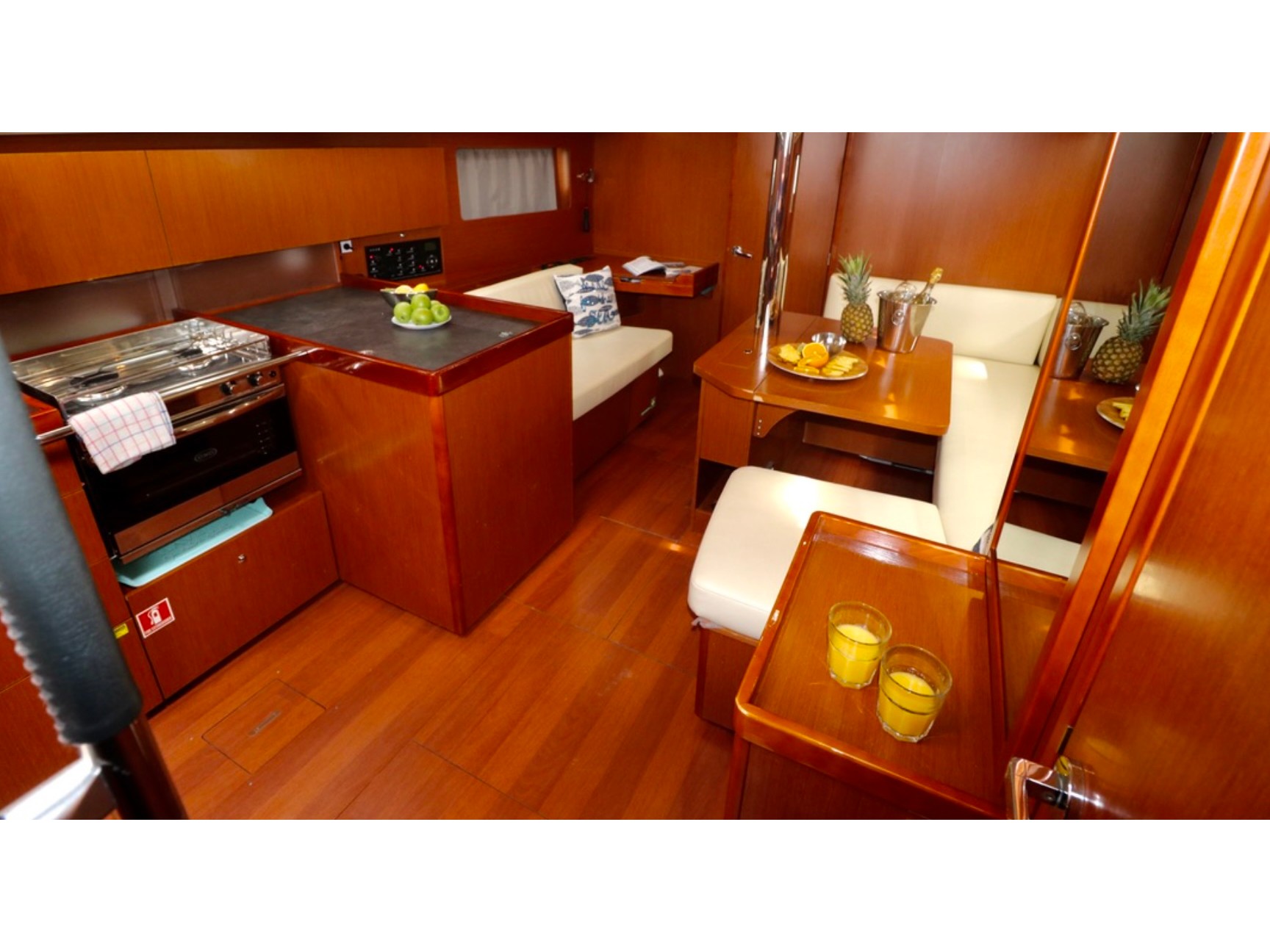 Oceanis 41.1 — photo 10