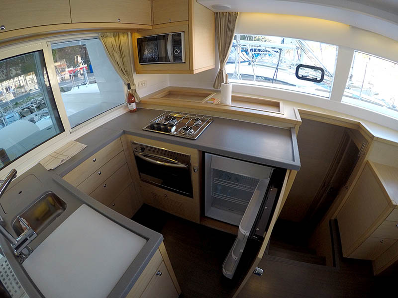 Lagoon 450 — photo 24