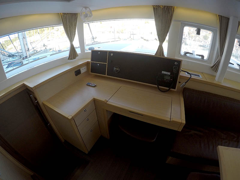 Lagoon 450 — photo 30