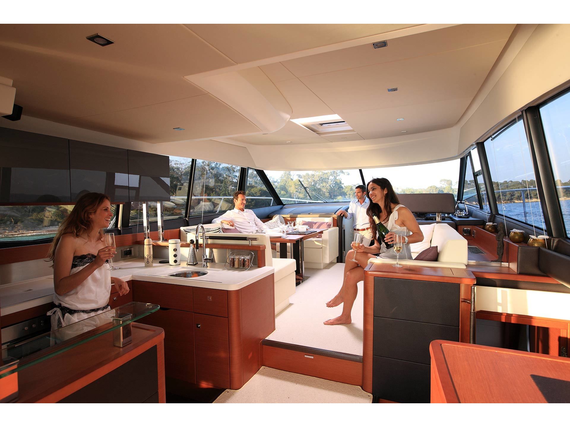 Prestige 550 Fly — photo 9