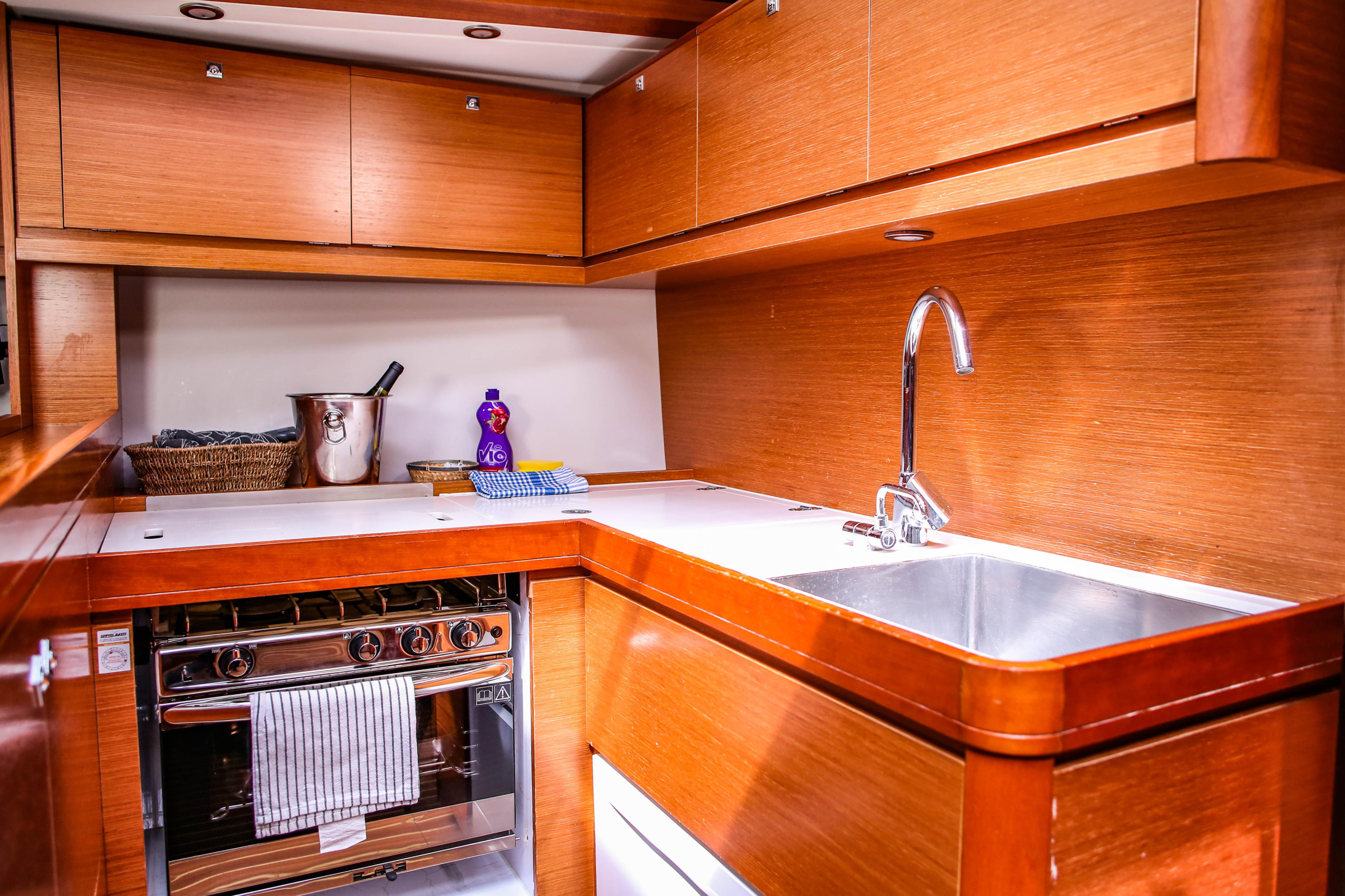 Dufour 520 GL — photo 22