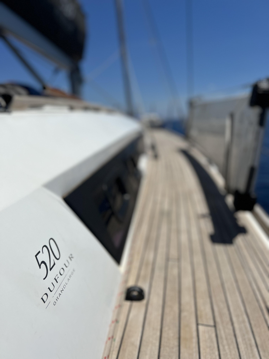 Dufour 520 GL — photo 17