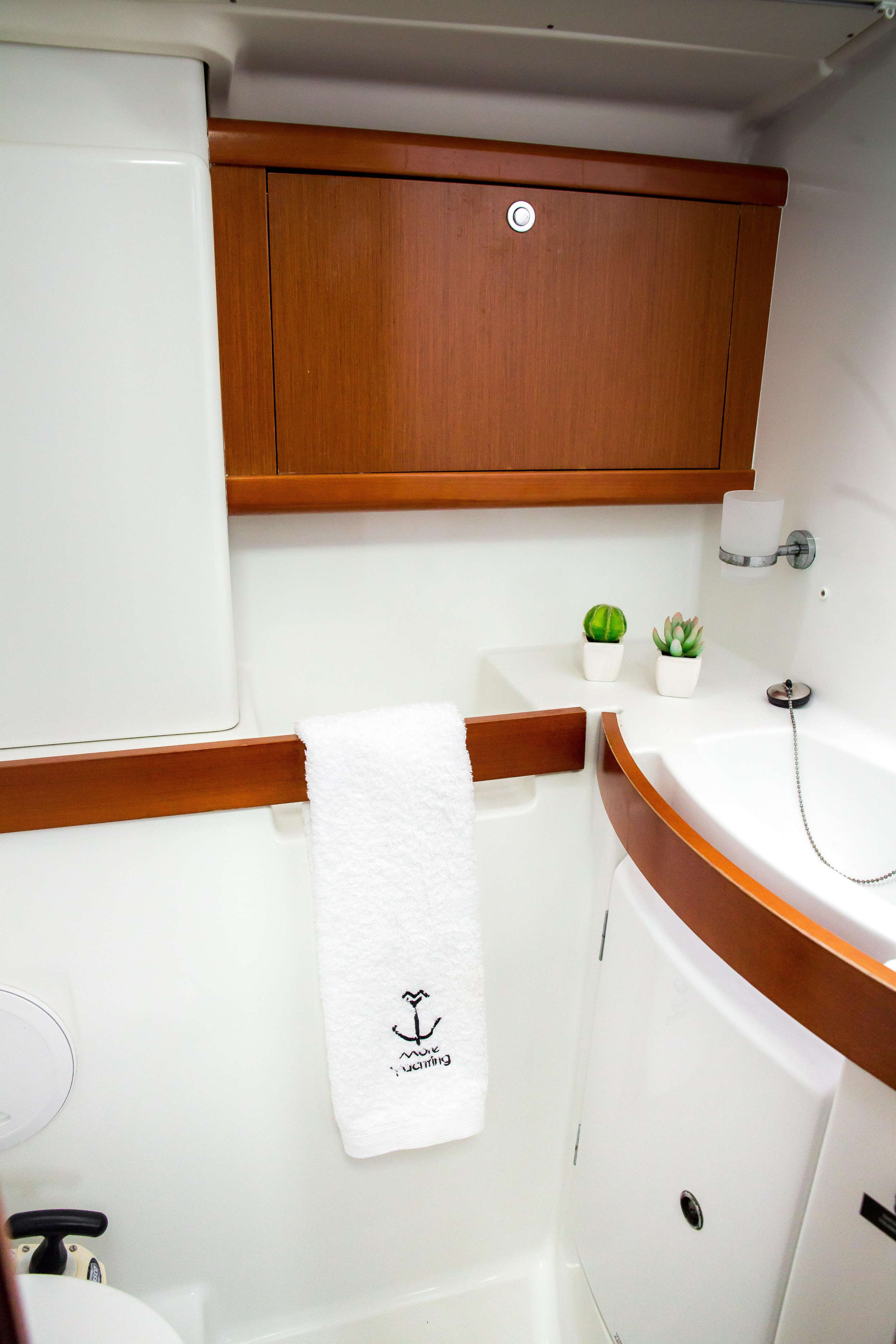 Oceanis 43 — photo 21