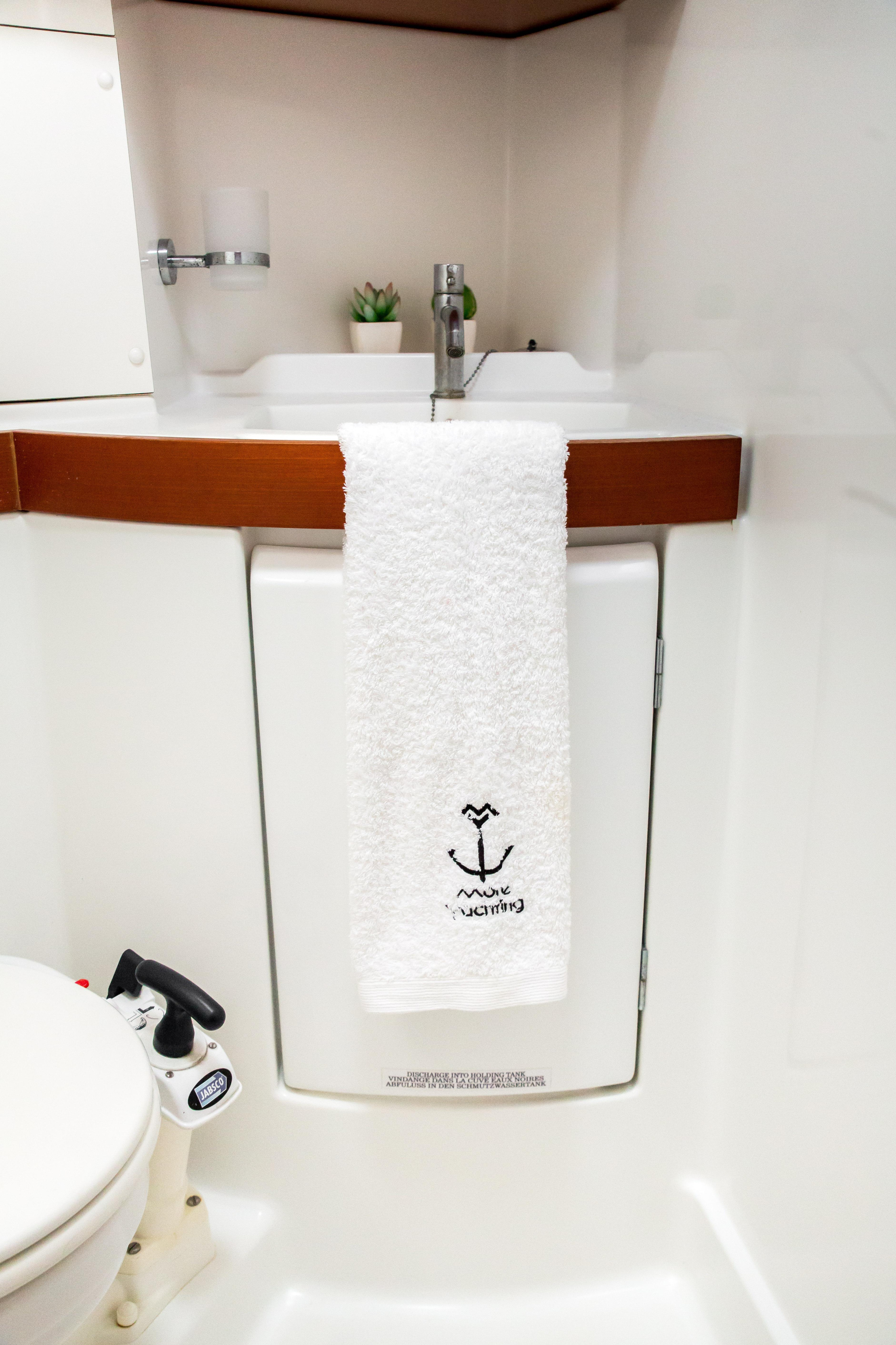Oceanis 43 — photo 28