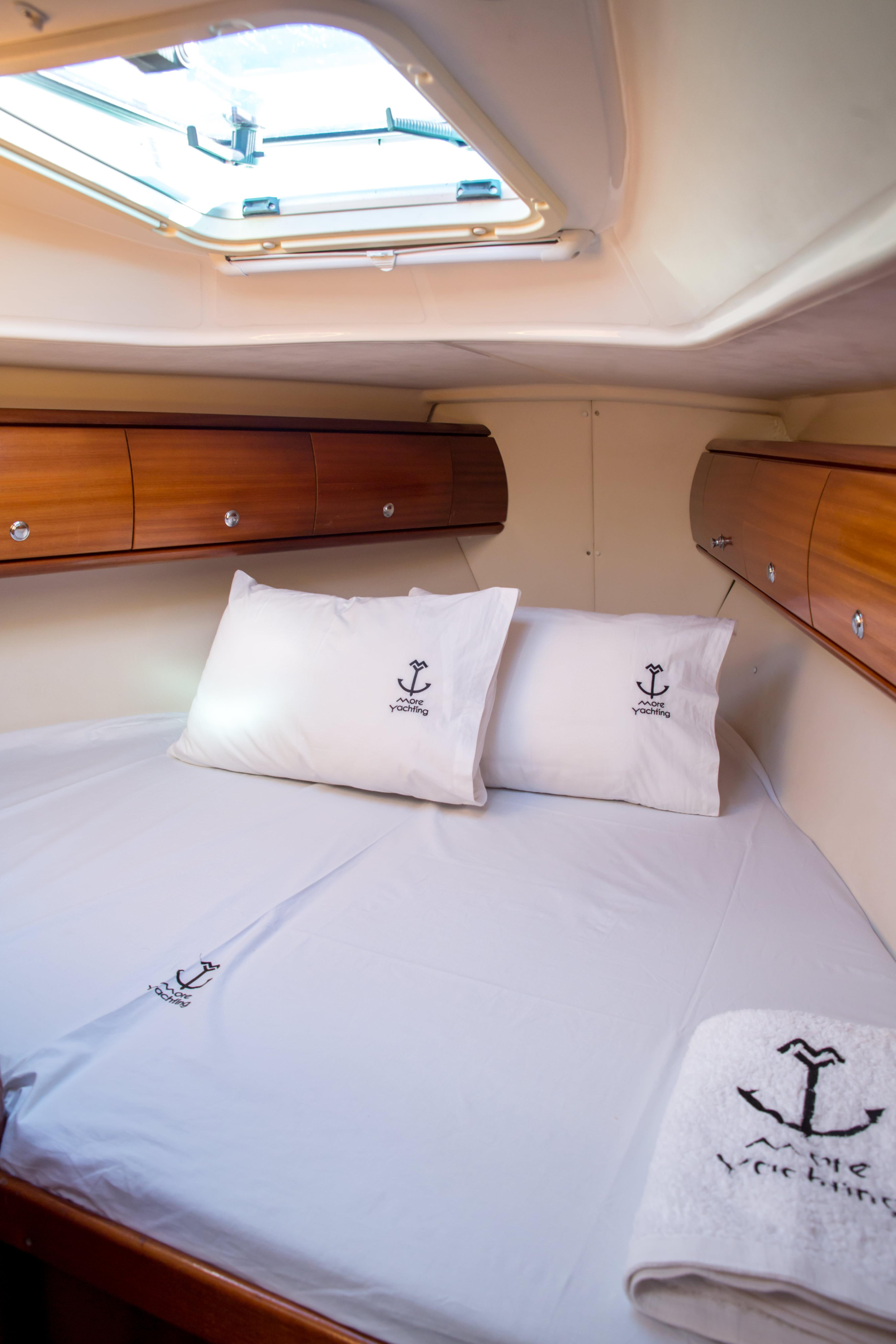 Bavaria 36 — photo 3