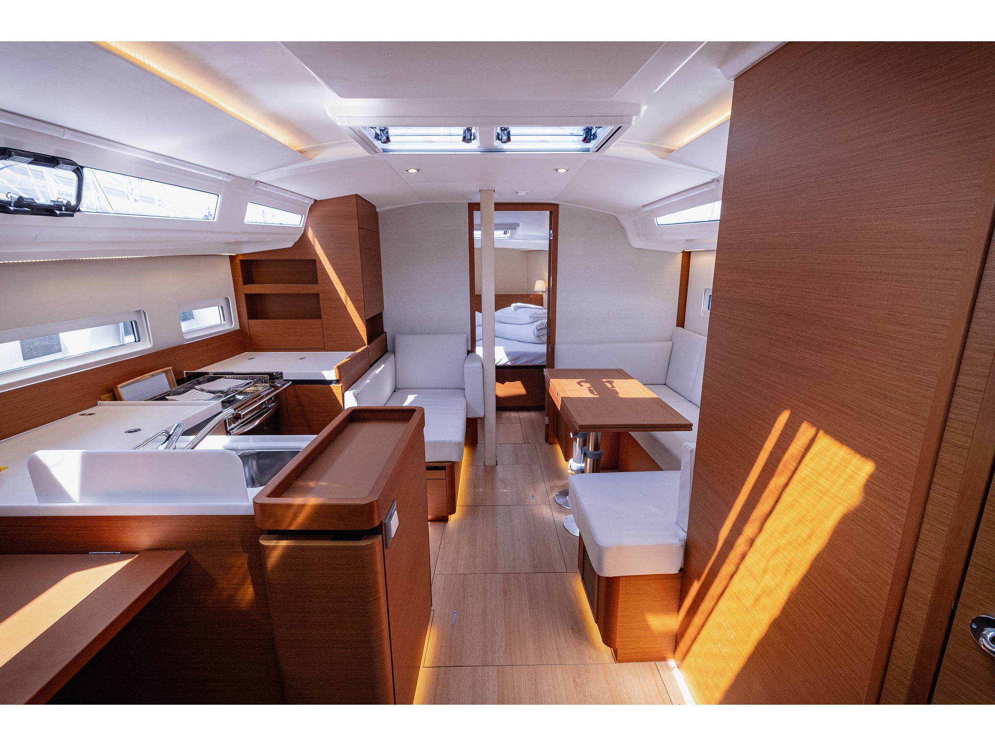 Sun Odyssey 410 — photo 2