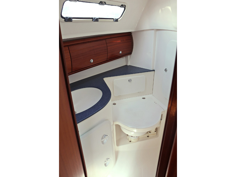 BAVARIA C 37 BT — photo 3