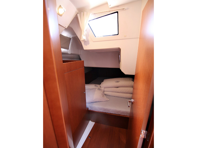 OCEANIS 38.1 BT — photo 7