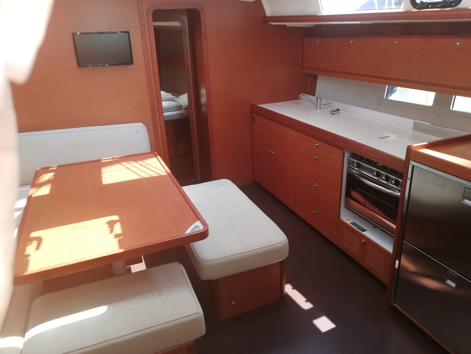 Dufour 460 Grand Large — photo 4