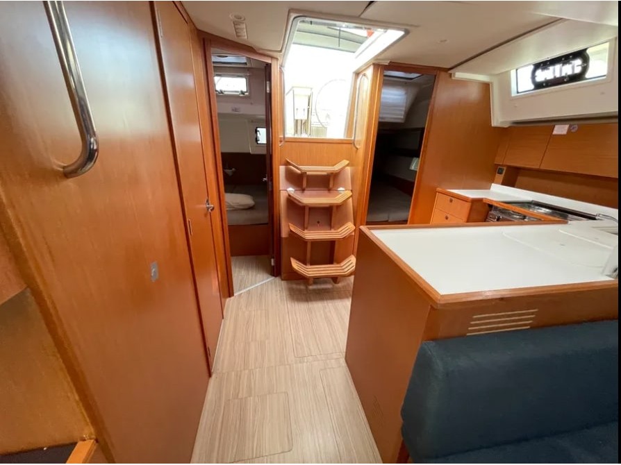 Bavaria C45 — photo 2