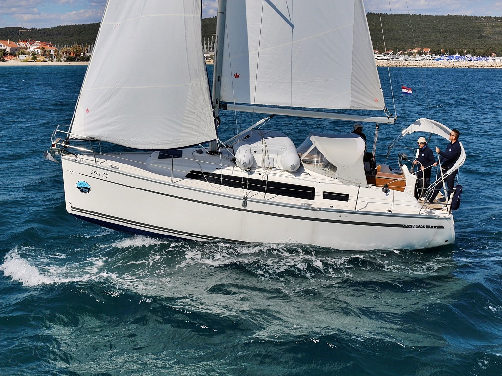 BAVARIA C 33 — photo 1