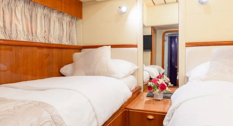 Ferretti 730 Fly — photo 7