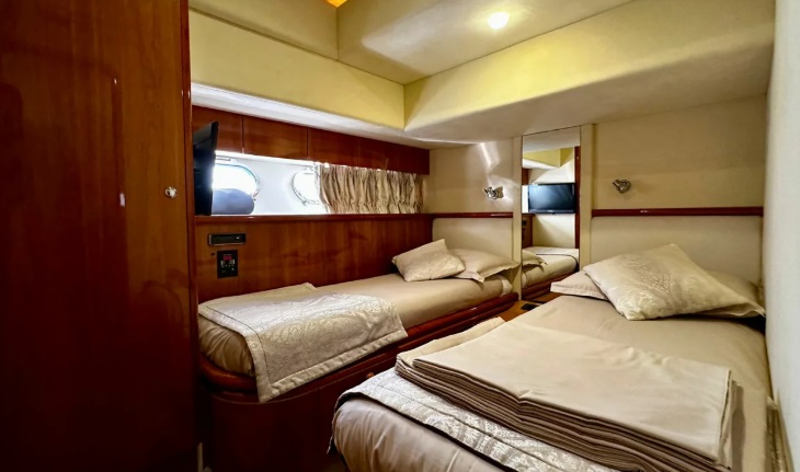 Ferretti 730 Fly — photo 8