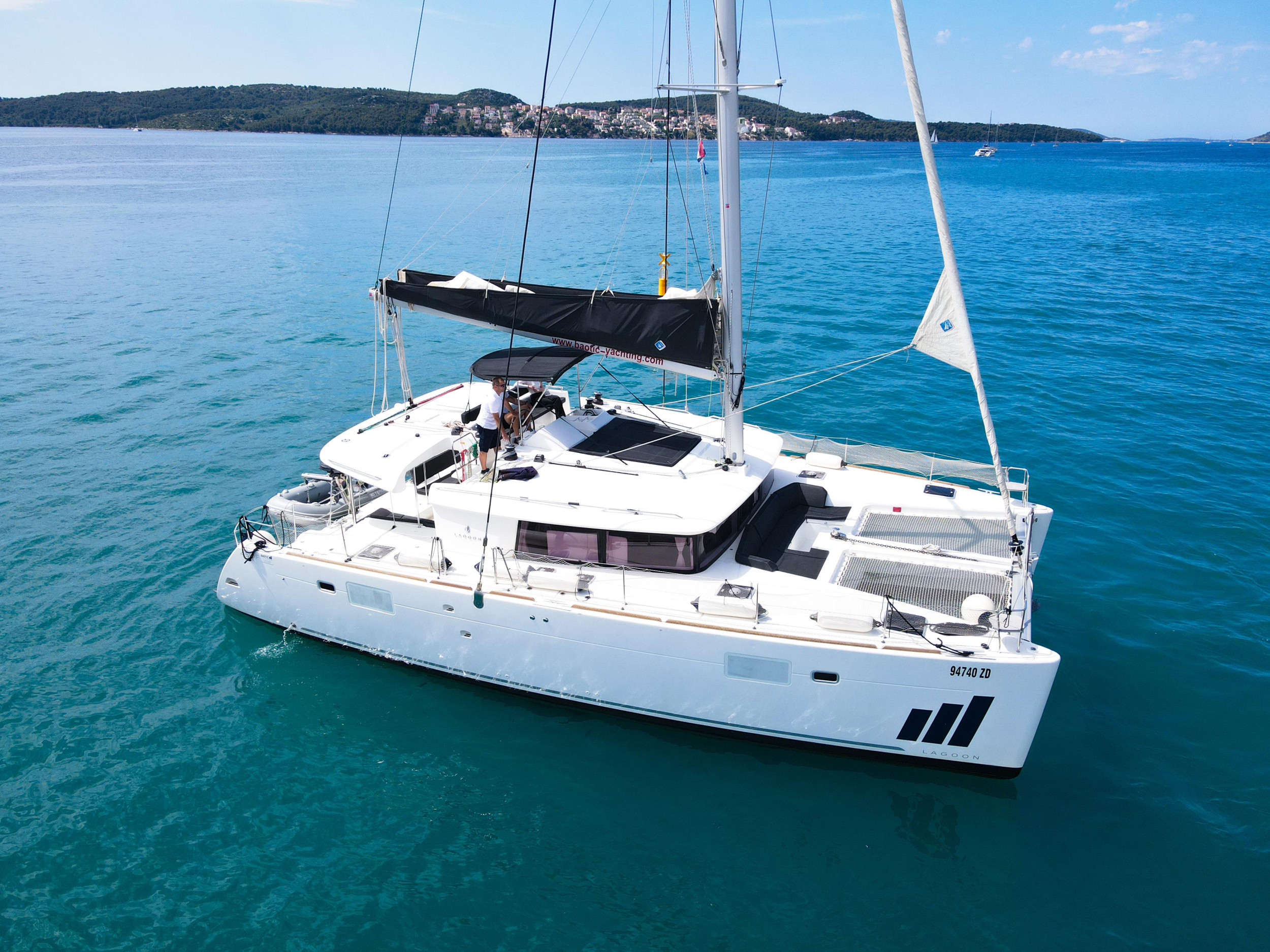 Lagoon 450 Fly — photo 10