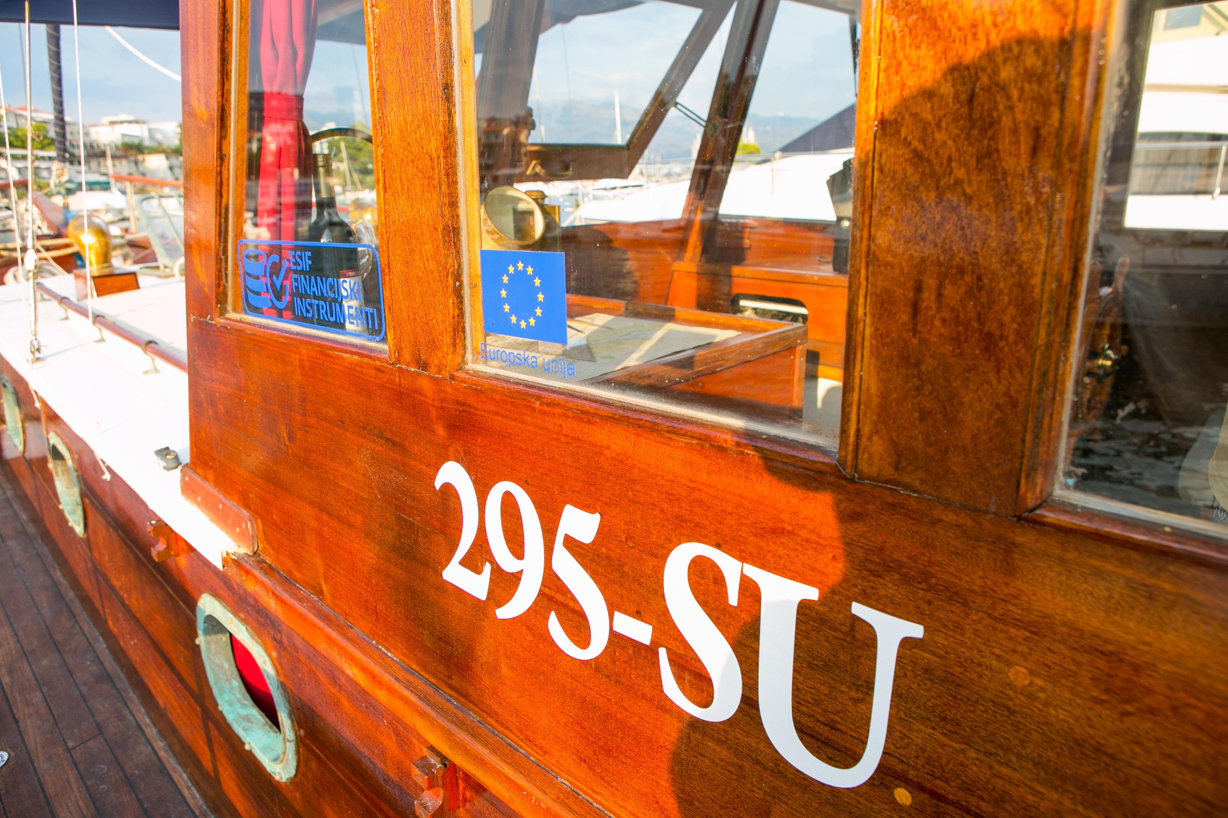 Classsic dalmatian boat — photo 3